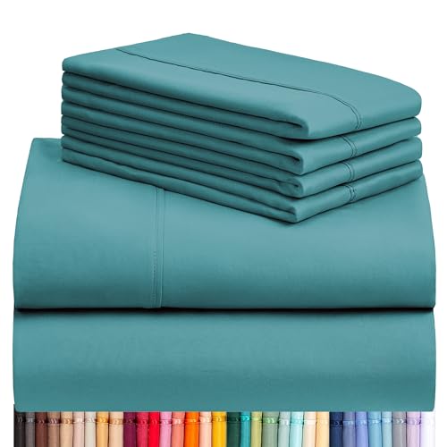 a stack of blue sheets